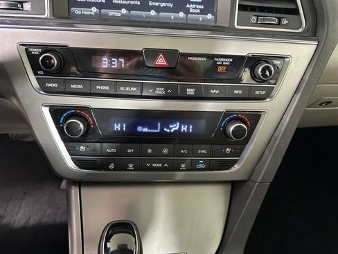 Used 2016 Hyundai Sonata Limited w/ Option Group 04 image 24
