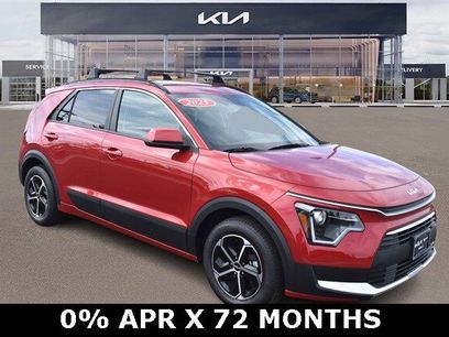 New 2025 Kia Niro LX
