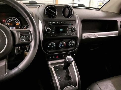 Used 2014 Jeep Compass Latitude AWD/4WD image 7