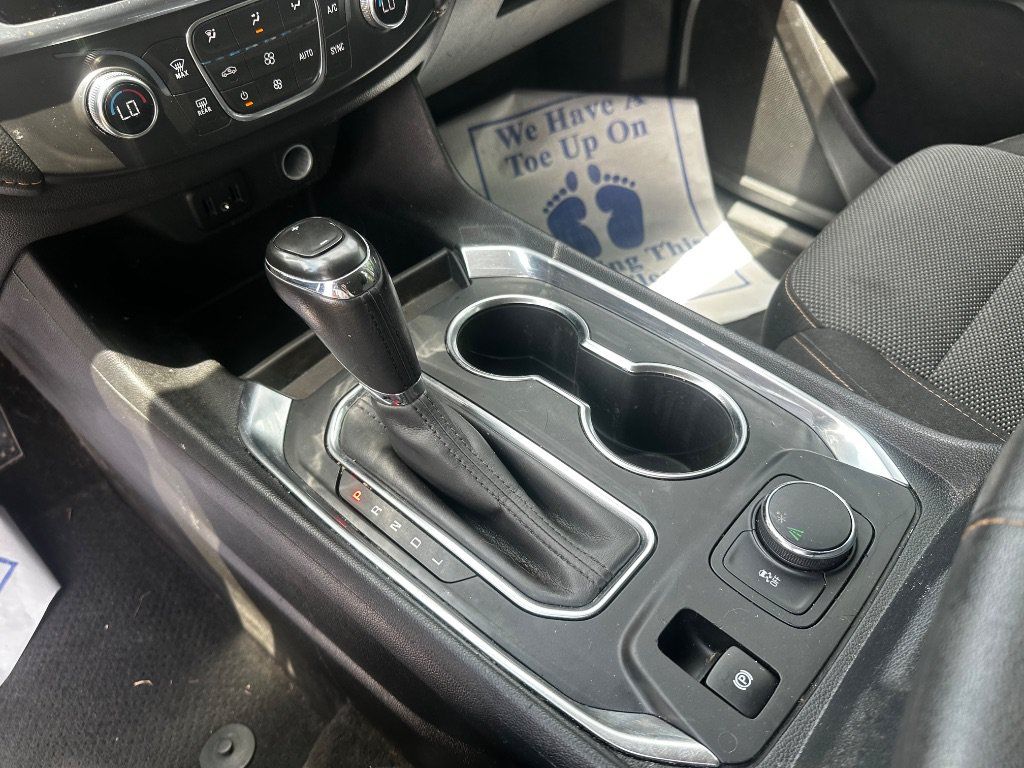 Used 2019 Chevrolet Traverse LT FWD image 23