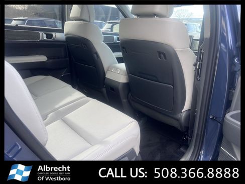 Used 2025 Hyundai Santa Fe Limited image 18
