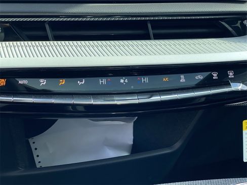 New 2026 Cadillac Optiq Luxury 1 image 24