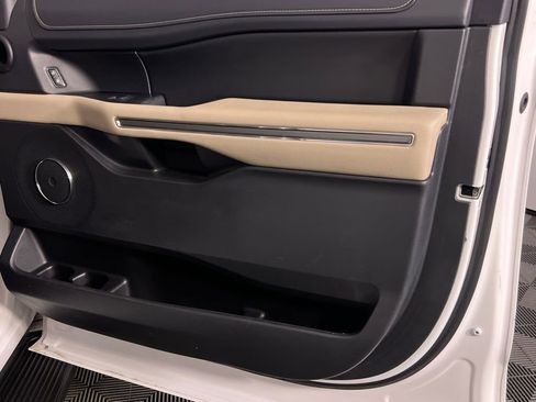 Used 2024 Ford Expedition Max XLT image 34