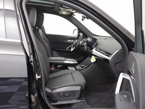 Certified 2025 BMW X1 xDrive28i w/ Convenience Package image 17