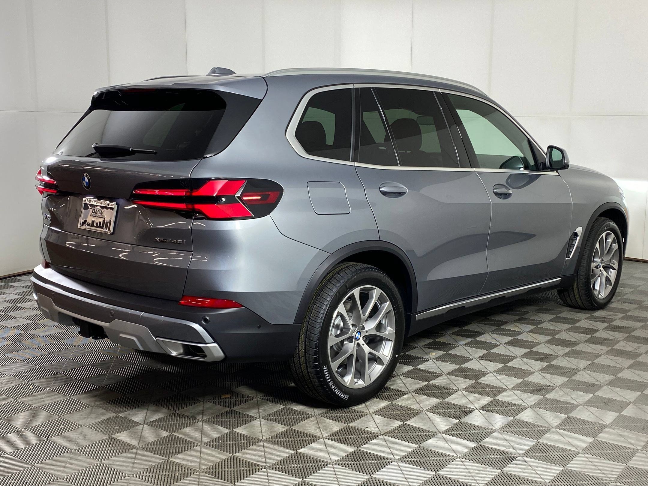 Used 2026 BMW X5 xDrive40i w/ Premium Package AWD/4WD image 9