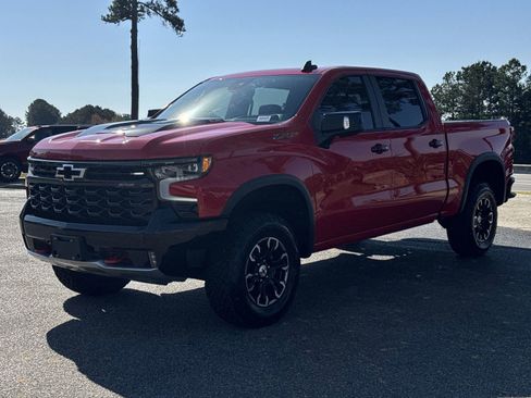 Used 2022 Chevrolet Silverado 1500 ZR2 w/ Technology Package image 5