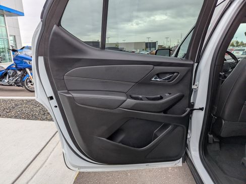 Certified 2023 Chevrolet Traverse LT w/ Rear Camera Mirror Package image 31