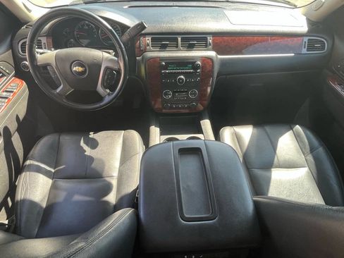 Used 2012 Chevrolet Suburban LT image 24