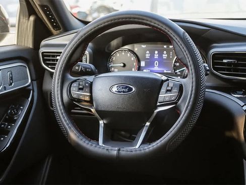 New 2023 Ford Explorer ST-Line w/ Class IV Trailer Tow Package image 15