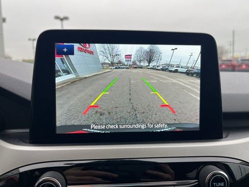 Used 2021 Ford Escape SE w/ SE Sport Appearance Package image 21