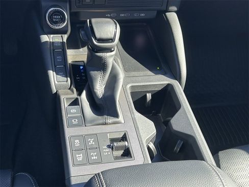 Used 2024 Toyota Land Cruiser image 23