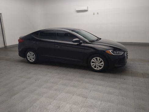 Used 2018 Hyundai Elantra SE FWD image 11