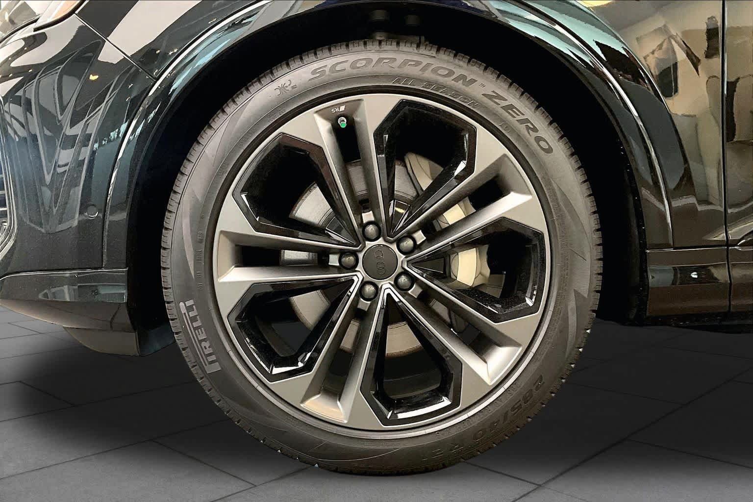New 2026 Audi Q7 3.0T Premium Plus AWD/4WD image 11