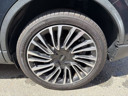 Used 2021 Lincoln Corsair Reserve w/ Equipment Group 201A FWD image 19
