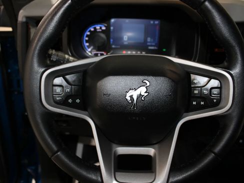 Used 2023 Ford Bronco Badlands image 36