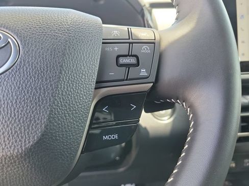 Used 2025 Toyota Camry SE FWD image 22