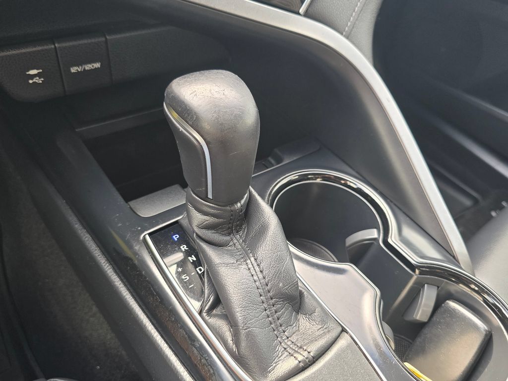 Used 2018 Toyota Camry SE FWD image 26