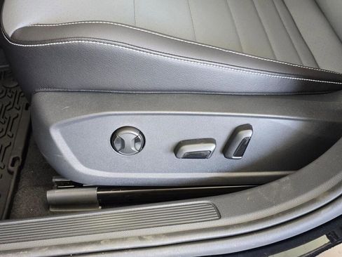 New 2026 Volkswagen Jetta SE FWD image 20