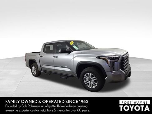 Used 2025 Toyota Tundra SR5 w/ SR5 Convenience Package AWD/4WD image 5