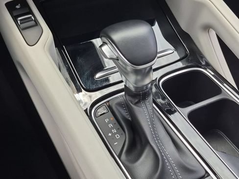 Certified 2022 Kia Telluride S FWD image 16