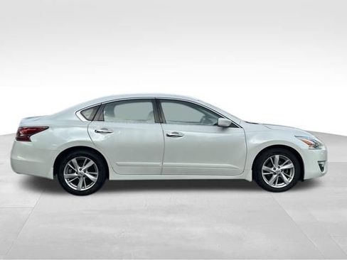 Used 2015 Nissan Altima 2.5 SV FWD image 6