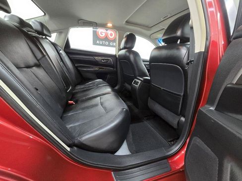 Used 2013 Nissan Altima 3.5 SL w/ Technology Pkg FWD image 20