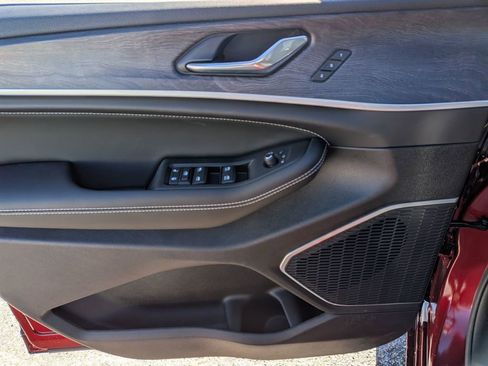 New 2026 Jeep Grand Cherokee Limited image 14