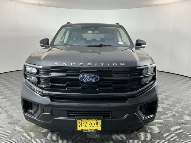 Used 2025 Ford Expedition Max Active AWD/4WD image 2