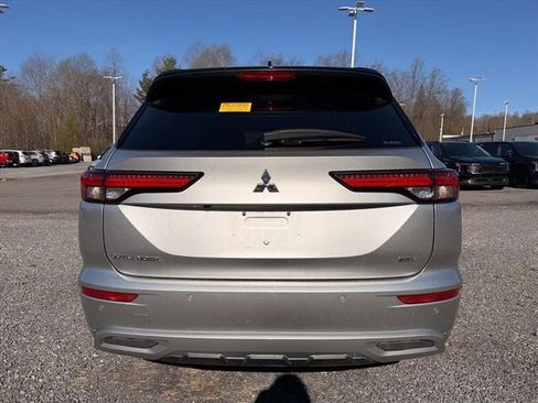 Used 2023 Mitsubishi Outlander SEL AWD/4WD image 8