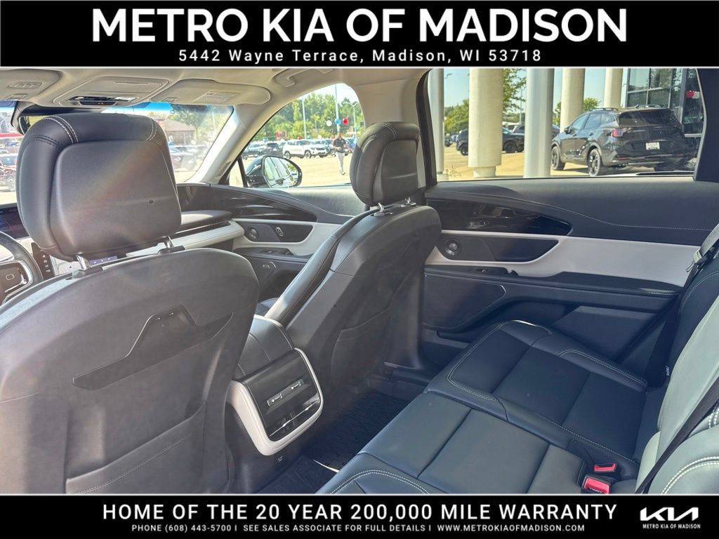 Used 2024 Lincoln Nautilus Premier w/ Equipment Group 102A AWD/4WD image 37