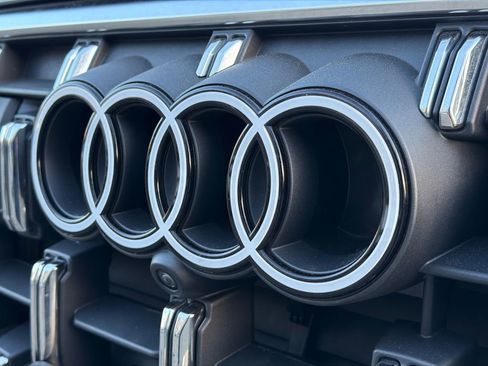 Used 2025 Audi Q7 3.0T Premium Plus image 16