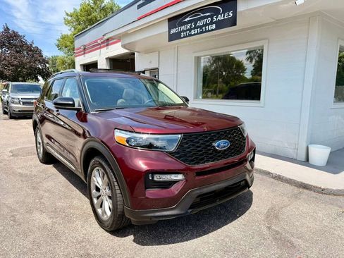 Used 2022 Ford Explorer Limited w/ Equipment Group 301A AWD/4WD image 7