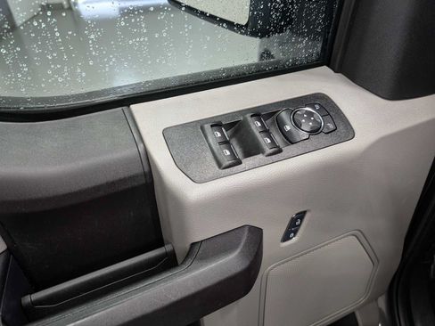 Used 2017 Ford F150 XL w/ Equipment Group 101A Mid AWD/4WD image 36