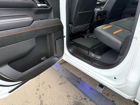 Used 2023 GMC Sierra 1500 AT4 w/ AT4 Premium Package image 10