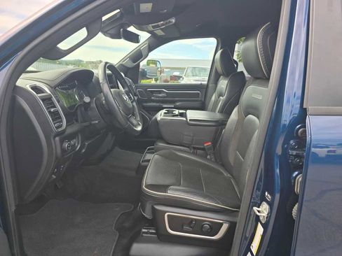 Used 2023 RAM 1500 Laramie AWD/4WD image 9