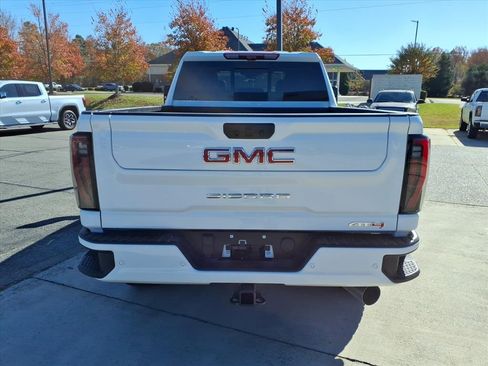 Used 2026 GMC Sierra 2500 AT4 w/ AT4 Premium Plus Package image 8