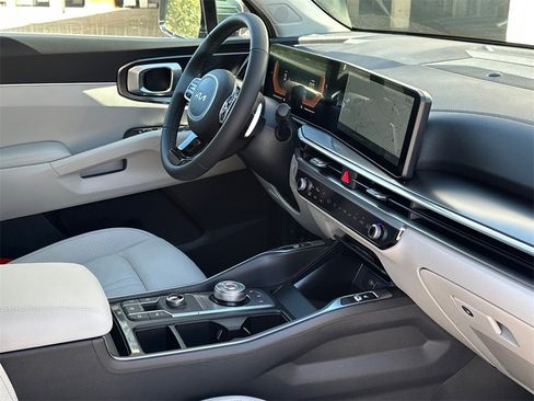 New 2025 Kia Sorento EX w/ EX Panoramic Sunroof Package image 15