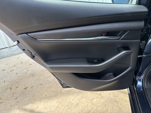Used 2024 MAZDA MAZDA3 s image 13