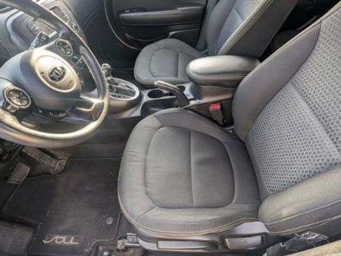 Used 2016 Kia Soul + image 17