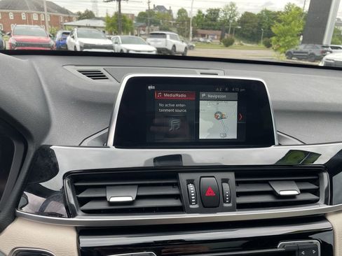 Used 2018 BMW X1 sDrive28i w/ Convenience Package FWD image 12