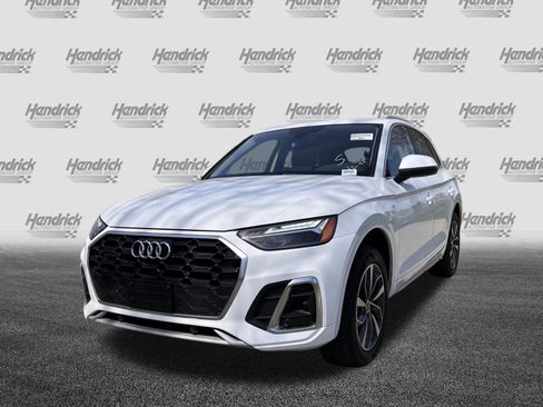 Used 2023 Audi Q5 2.0T Premium w/ Convenience Package image 6
