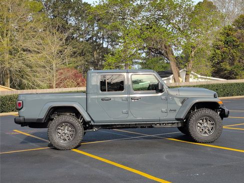 New 2026 Jeep Gladiator Sport AWD/4WD image 7