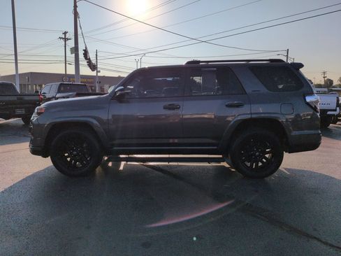 Used 2019 Toyota 4Runner Limited AWD/4WD image 2
