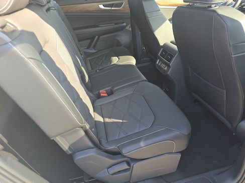 New 2026 Volkswagen Atlas SE image 17