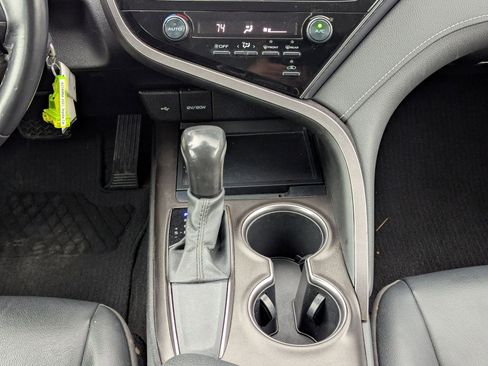 Used 2021 Toyota Camry SE w/ Carpet Mat Package (TMS) image 19