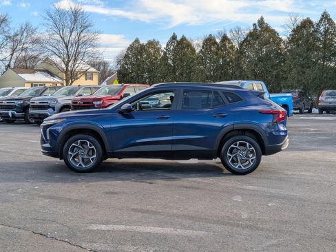 Certified 2024 Chevrolet Trax LT w/ Driver Confidence Package image 12