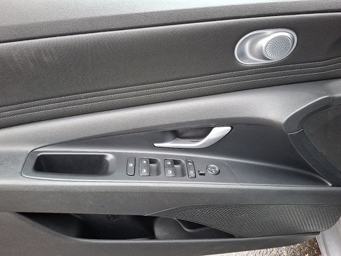 Certified 2023 Hyundai Elantra SEL w/ Convenience Package image 12