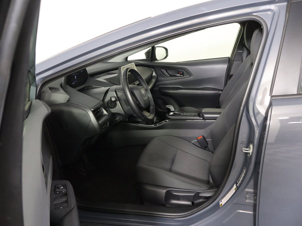 Used 2025 Toyota Prius LE FWD image 23