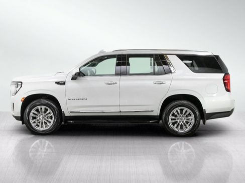 Used 2024 GMC Yukon SLT w/ SLT Luxury Package AWD/4WD image 2