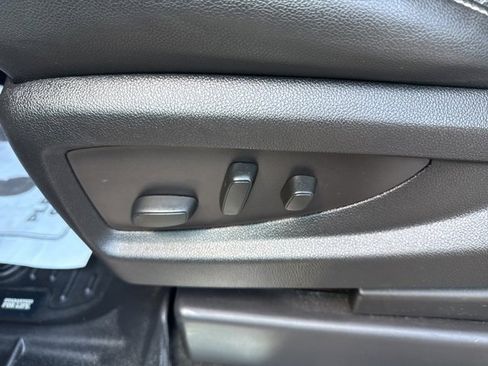 Used 2017 GMC Yukon SLT image 35